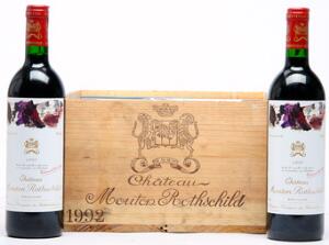 12 bts. Château Mouton Rothschild, Pauillac. 1. Cru Classé 1992 A hfin. Owc.