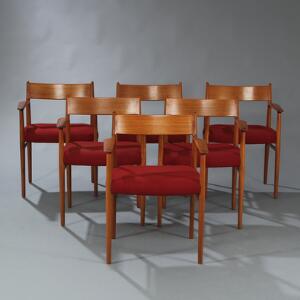 Arne Vodder Sæt på seks armstole af teak. Sæde betrukket med rød uld. Model 404. Formgivet 1960. Udført hos Sibast. 6