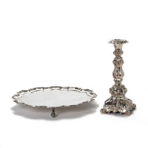 Barokform lysestage af sølv samt salver af sterlingsølv. Vægt salver 770 gr. H. 25 cm. Diam. 31 cm. 2