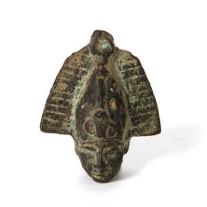 Fragment af bronze, hoved af Osiris. 26. Dynasti. 664-525 f.Kr. H. 4,5 cm.