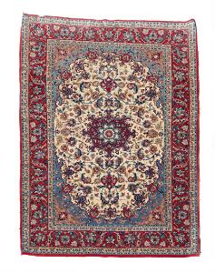 Isfahan tæppe, Persien. Medaljon på lys bund knyttet på silkekæde. 20. årh.s anden halvdel. 158 x 110.