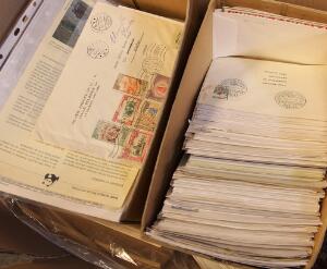 BREVE. Stort parti breve i 3 kasser fylder en stor kasse med bedre iblandt.