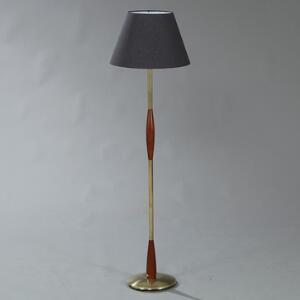 Dansk Design Gulvlampe med stamme af teak og profileret messing, fod af messing.