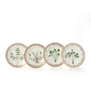 Flora Danica fire tallerkener af porcelæn. 3549. Royal Copenhagen. Diam. 25 cm. 4
