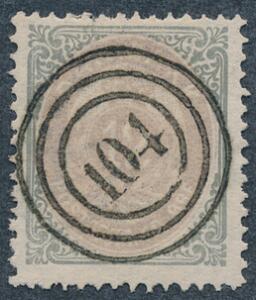 1875. 12 øre, 1.tryk. PRAGT-mærke med knivskarpt nr.stempel 104. Et sjældent mærke i denne smukke kvalitet.
