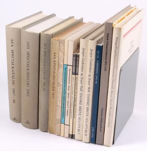 Litteratur. kasse med 14 brugbare titler incl. flere specialkataloger og Danske Breve I-II