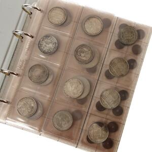 Album med samling årgangsmønter, mange før 1924, bl.a. 2 øre 1913, 10 øre 1959, 2 kr 1941, erindringsmønter 1888 - 1972 19 stk.