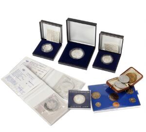 10 kr 1986 i original æske 2 stk., Fregatten Jylland medaille i Ag, 2 stk. mindemedailler i Ag, 24 g 9251000 stk. samt enkelte udland