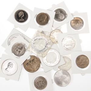 9 sølvmønter og sølvmedailler fra diverse lande samt 9 i kobbernikkel, flere proof