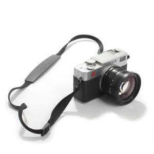 Leica Digilux 2. Leica DC Vario-Sumicron 1-2.0-2.47-22.5 mm ASPH. No 294917. Medfølgende æske, garantibevis og oplader.