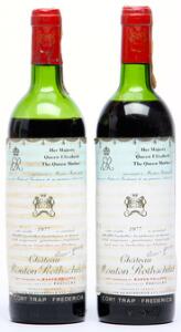 2 bts. Château Mouton Rothschild, Pauillac. 1. Cru Classé 1977