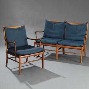 Ole Wanscher Colonial. To-personers sofabænk samt armstol af mahogni. Løse hynder betrukket med blåt stof. Model PJ-149. 2