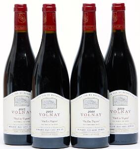 12 bts. Volnay Vieilles Vignes, Domaine Jean-Marc Bouley 2005 A hfin. Oc.