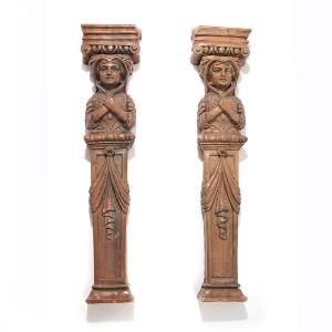 Et par ornamenter af lertøj i form af Karyatider. Renaissanse stil. 20. årh. H. 88. B. 20. 2