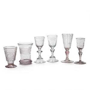 Samling glas bestående af kurglas, hessiske glas, bøhmisk glas, alle med slibninger. Tyskland 18.-19. årh. H. 10,5-16,5 cm. 6