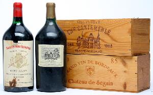 1 bt. Mg. Château Cantemerle, Haut Medoc. 5. Cru Classé 1983 A-AB bn. Owc. etc. Total 2 bts.