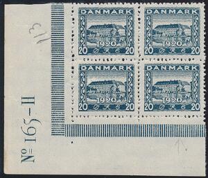 1920. Genf. 20 øre, blå. Postfrisk fireblok med variant pos. 92 Plet i underkanten af 0. Meget sjældent mærke. AFA 2400