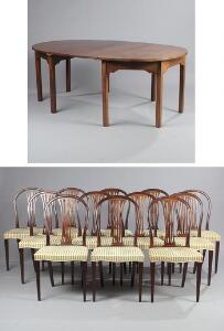 Engelsk spisebord med én tillægsplade af mahogni, George III form samt et sæt på 12 Louis XVI form stole. Bord H. 73. L. 127190. B. 128. 13