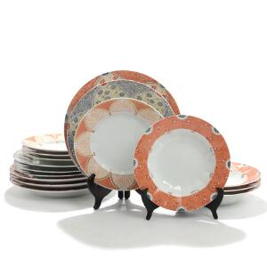 Fairytale. Dele af middagsservice af porcelæn, Kgl. P., dekoreret i grå og terracotta med guld, bestående af 16 dele. 16