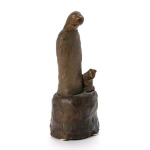 Pontus Kjerrman Embedsmand med kat Official with a cat. Signed Pontus K. 98. Bronze. H. 22,5 cm. W. 9 cm. D. 9 cm.