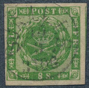 1858. 8 sk. grøn. PRAGT-mærke med brede rande og retvendt stempel. AFA 1400