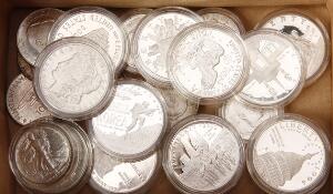 USA, lille lot 12  1 dollar i sølv samt lidt diverse, i alt 24 stk.