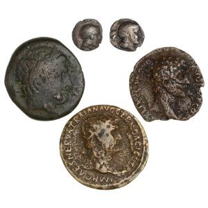 Antikkens grækenland, Lucania og Syrakus, 3 mønter, samt to romerske kobbermønter inkl. dupondius fra Trajan. 5