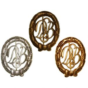 Tyskland, Deutscher Sport Bund, 3 emblemer i guld, sølv og bronze, 48 x 40 mm