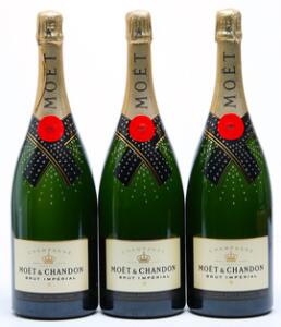 3 bts. Mg. Champagne Brut Imperial, Moët  Chandon with Swarovski crystals A hfin.