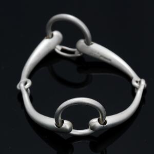 Ole Lynggaard Armbånd af sterlingsølv. L. ca. 18 cm. Vægt ca. 31 g.