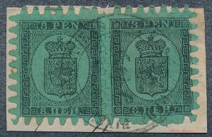 1866. 8 penni, sort på grønt papir. Gennemstik III. Smukt parstykke på lille brevkip med flot takning og bystempel. Facit 3000