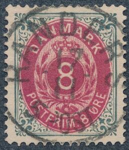 1875. 8 øre, anilinrød. Med helt retvendt LUXUS-stempel RANDERS 17.11.