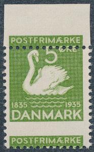 1935. H. C. Andersen 5 øre, grøn. STÆRKT FEJLPERFORERET. Postfrisk.