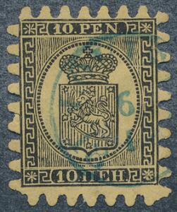 1866. 10 penni, sort på brungult papir. Gennemstik II. Smukt mærke med flot takning og blågrønt bystempel. Facit 2500