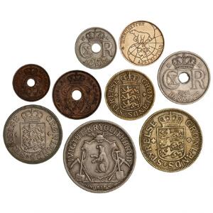 Samling af mønter, bl.a. Færøerne, 1, 2, 10, 25 øre 1941, Sieg 1-2, 4-5, Grønland, 25, 50 øre, 1 kr 1926, Sieg 1, 3-4, Kryolith, 10 kr 1922, Sieg 27, m.m.