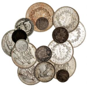Frankrig, lille samling af hovedsagelig 10 og 50 Francs sølvmønter, i alt 16 stk. hvoraf 15 stk. er i sølv
