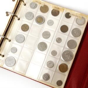 5 album med samling af mønter fra hele verden, i alt ca. 1185 stk. i varierence kvalitet