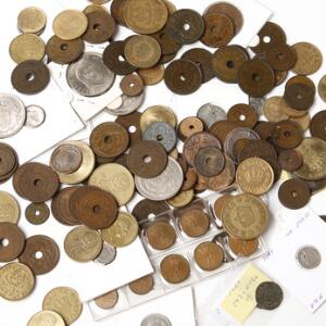 Lille samling af hovedsagelig årgangsmønter, bl.a. 10 øre 1959 2 stk., Hækkerup sæt samt enkelte skillingsmønter