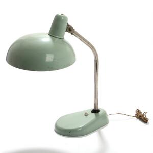 Raptek Italiensk bordlampe af forkromet stål og grønemaljeret metal. Mærket. 1930erne. H. 44.