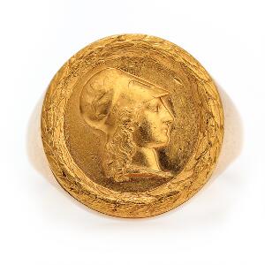 P. Hertz Doktorring af 14 kt. guld. Str. 64. Vægt. 17,5 g.