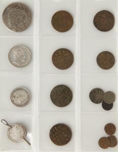 Samling skillingsmønter etc. Frederik IV - Christian IX bl.a. 4 sk 1728, H 52, 1 sk 1771, H 37 5, 1 rigsdaler 1855, H 8B, 12 rigsdaler 1855, H 9, i alt 15