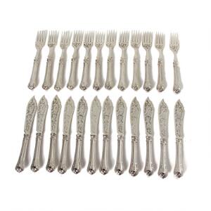 Herregård fiskebestik af sølv, bestående af 12 gafler og 12 knive. Vægt 1216 gr. 24