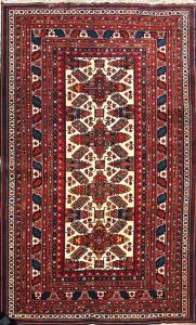 Seichur tæppe, Kaukasus. Klassisk korsdesign på lys bund, knyttet på uldkæde. 20. årh.s anden halvdel. 242 x 158