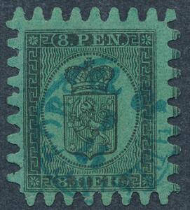 1866. 8 Penni, sort på grønt papir. Gennemstik III. Smukt mærke med perfekt takning og BLÅT bystempel. Facit 1500
