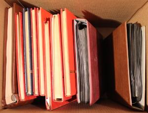 Danmark. Stor kasse med samling og flere lagerbøger, FDC osv. Bl.a. set en del nyere postfriske udgaver