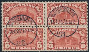 1915. 5 kr. Posthus, brunrød. Vm.IV. Smuk stemplet 4-BLOK incl. variant PLET I K i øvre højre mærke. AFA 6700