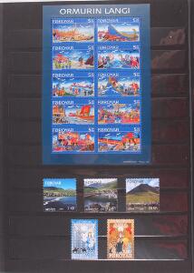 Færøerne. 1975-2006. Komplet postfrisk samling  miniark, hæfter og juleark.