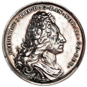 Frederik IV, reformationsfesten 1717, P Berg, 43 mm, 29 g, Ag, G 310, lille ks., let pudset
