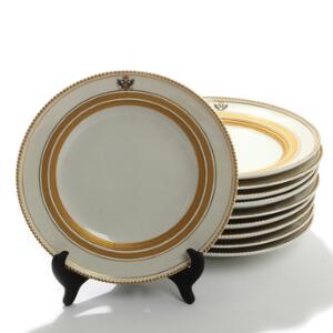 Et sæt på ti tyske tallerkener af porcelæn, KPM, dekorerede i guld med den preussiske ørn. Diam. 25. 10