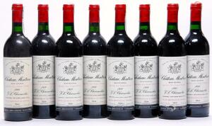 8 bts. Château Montrose, Saint - Estephe. 2. Cru Classé 1988 A hfin.